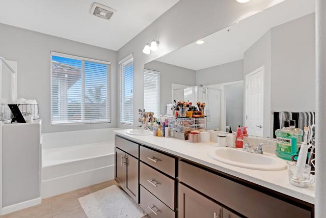 1028 Capri Way, Salinas CA: https://media.crmls.org/mediaz/3574ab1e-d7ce-4585-94bd-f8fa3058ebc9.jpg