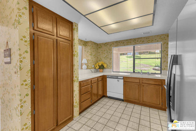 73283 Phoebe Court, Palm Desert CA: https://media.crmls.org/mediaz/35751975-ef9c-4458-9c63-46d02afc6c26.jpg