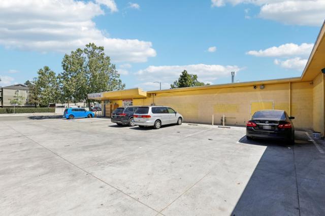 1972 1972 Alum Rock Avenue, San Jose CA: https://media.crmls.org/mediaz/357554e4-8a82-452e-b478-974b62d02e58.jpg