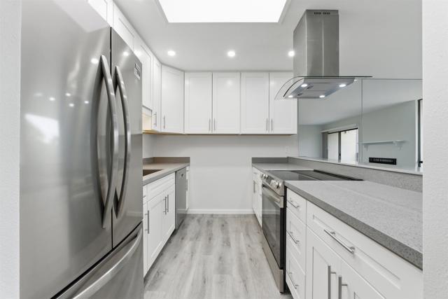 2388 Altisma Way, Carlsbad CA: https://media.crmls.org/mediaz/35756f4a-142d-455f-aec4-8c414cdd886f.jpg