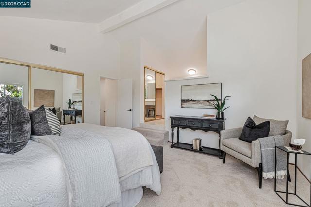 1372 Bent Tree Ln, Concord CA: https://media.crmls.org/mediaz/35758922-390a-40a8-b635-3de7e820d119.jpg