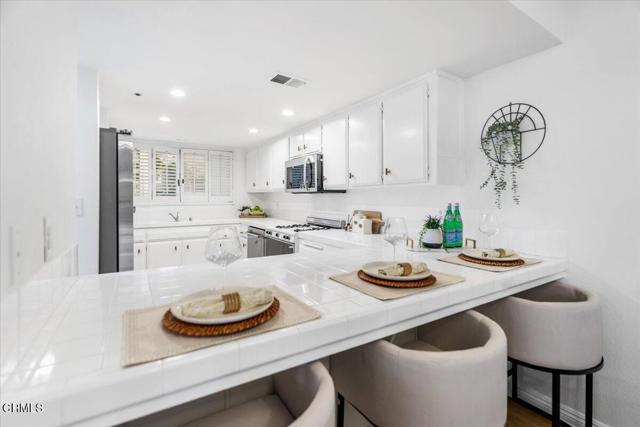 Detail Gallery Image 13 of 50 For 961 E California Bld #109,  Pasadena,  CA 91106 - 2 Beds | 2/1 Baths