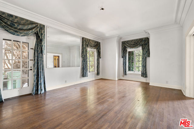 443 S June Street, Los Angeles CA: https://media.crmls.org/mediaz/357648e6-a087-4ca7-a974-ea6eff3ec533.jpg