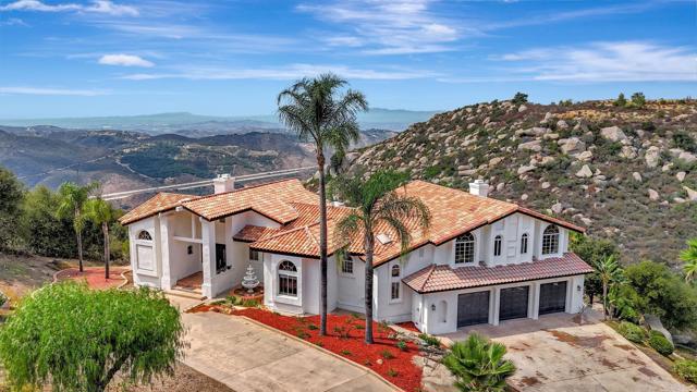 9604 Misty Meadow Ln, Escondido, CA 92026