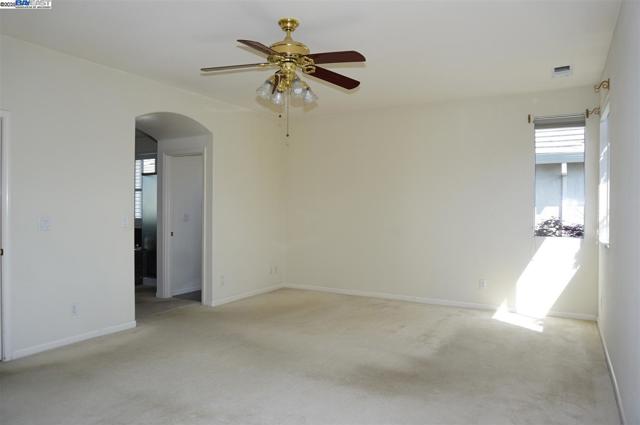 30278 Willowbrook Rd, Hayward CA: https://media.crmls.org/mediaz/3576d165-2605-4cec-b7fe-fa2128a20795.jpg