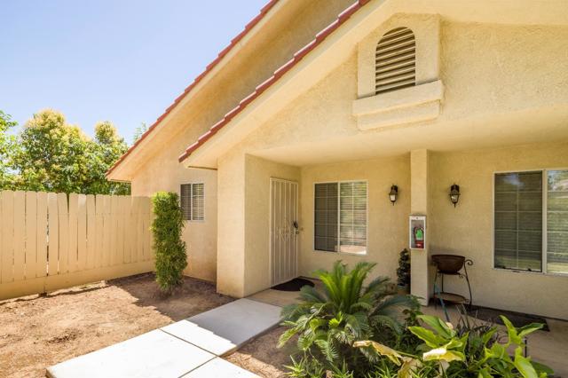 1542 E Alluvial Avenue, Fresno CA: https://media.crmls.org/mediaz/357703de-8902-4d4f-af5e-5e3deda0bf9c.jpg