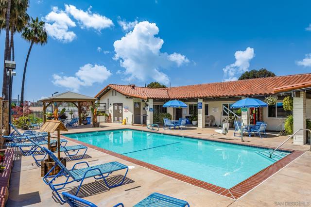 1815 Sweetwater Rd, Spring Valley CA: https://media.crmls.org/mediaz/3577341e-a991-47dc-a745-b370753cbd11.jpg