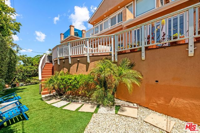 8221 Delgany Avenue, Playa del Rey CA: https://media.crmls.org/mediaz/35773616-e2f8-4e4c-8776-2efa73e50dd6.jpg