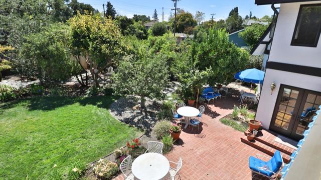 200 Iris Way, Palo Alto CA: https://media.crmls.org/mediaz/357769fb-f5cb-4561-a748-ed1ec4bf2747.jpg