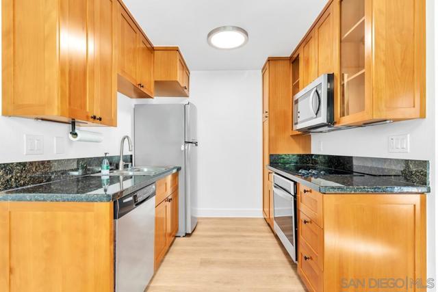 3136 Via Alicante, La Jolla CA: https://media.crmls.org/mediaz/3577a814-7f5a-427f-9fd2-79cc5bf3be1b.jpg