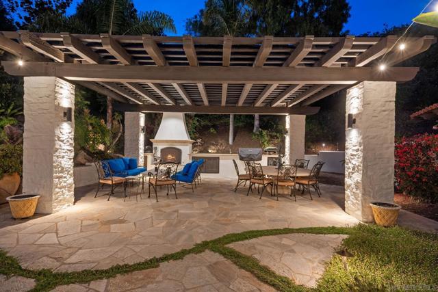 5354 El Camino Del Norte, Rancho Santa Fe CA: https://media.crmls.org/mediaz/3577ad1d-760f-4840-bc1f-ac5dd341d08d.jpg