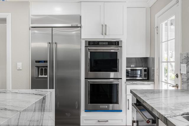 553 Saint George Rd, Danville CA: https://media.crmls.org/mediaz/35784f69-3890-41bd-aacc-f61badaa7cc2.jpg