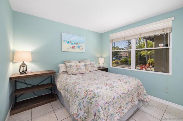 1387 S Creekside Dr, Chula Vista CA: https://media.crmls.org/mediaz/3578553f-8df6-45b3-ba6e-d65046fbb6a1.jpg