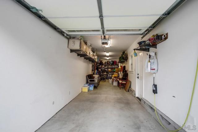 240 B Avenue, Coronado CA: https://media.crmls.org/mediaz/35786022-0a5f-474f-a442-c5047ed3b1bc.jpg