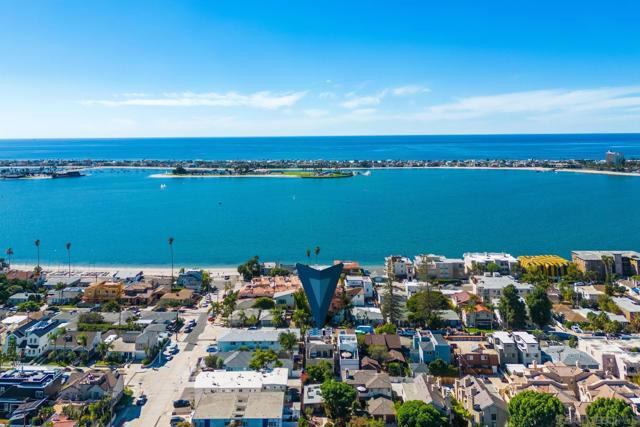 3705 Haines St, San Diego CA: https://media.crmls.org/mediaz/35790067-1b55-4922-8f5e-9a75c0035fde.jpg