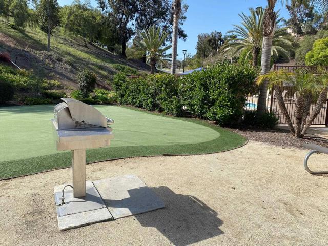 100 Sea Cliff Way, Oceanside CA: https://media.crmls.org/mediaz/357932f1-1701-4311-be61-428eddfe9ff9.jpg