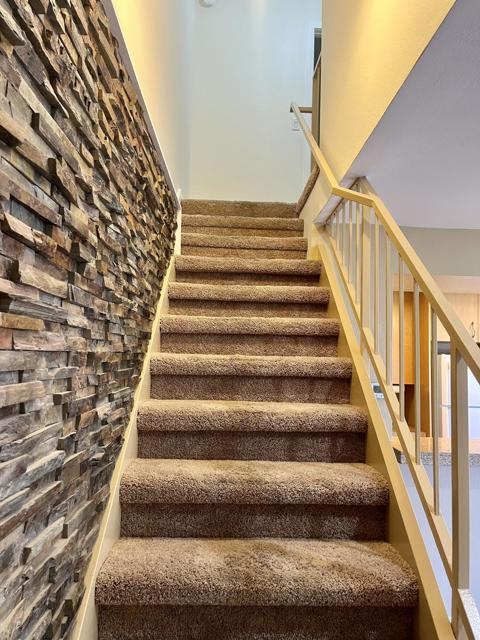 Image 14 of 26 For 72534 Edgehill Drive 2