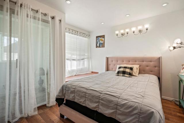 441 W Macarthur Boulevard, Oakland CA: https://media.crmls.org/mediaz/3579a2eb-c84c-44e5-8171-69aa9b173c92.jpg