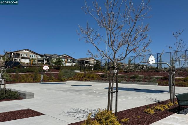 33105 Via Vicenza, San Ramon CA: https://media.crmls.org/mediaz/357a316b-e1e9-4cf6-b4ac-f79750aeda37.jpg