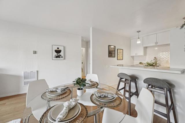 323 Monte Vista Avenue, Oakland CA: https://media.crmls.org/mediaz/357a5081-5108-44fb-ba1e-a4ac20dc2fd5.jpg