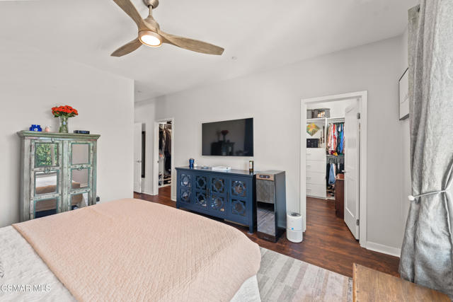 1830 Poppy Drive, Simi Valley CA: https://media.crmls.org/mediaz/357a9166-ccd4-4717-9eb4-b8007f9e5584.jpg