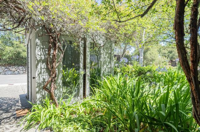 20 Woodside Place, Carmel Valley CA: https://media.crmls.org/mediaz/357a9e66-bc80-4ecc-8da7-54a5c4f6cabf.jpg