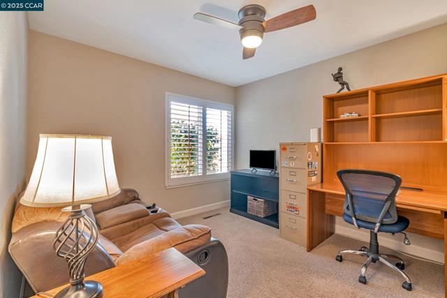 130 Samoa Ct, San Ramon CA: https://media.crmls.org/mediaz/357aa87d-0990-4b5c-b4ab-701ba1c4ce31.jpg