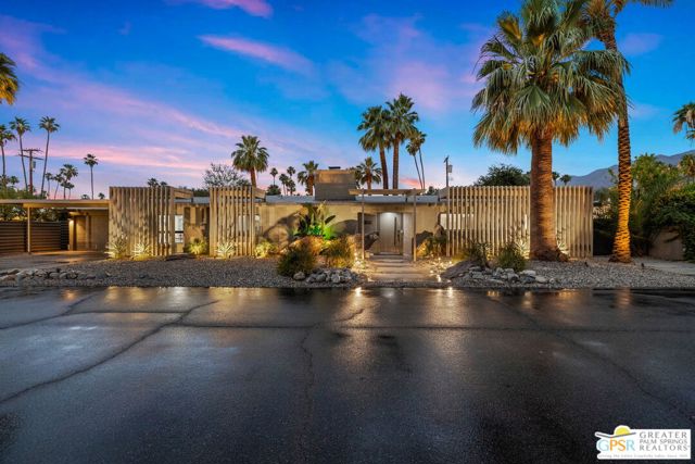 1251 E San Lorenzo Road, Palm Springs CA: https://media.crmls.org/mediaz/357b784d-5aca-45ca-a9a3-f58fe086fe1f.jpg