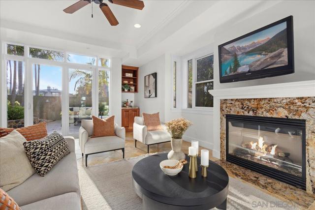 411 Orange Ave, Coronado CA: https://media.crmls.org/mediaz/357bd253-656c-460c-b18e-77f186ec07e3.jpg