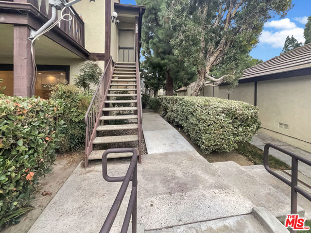 Photo #6: 23316885 Listing 