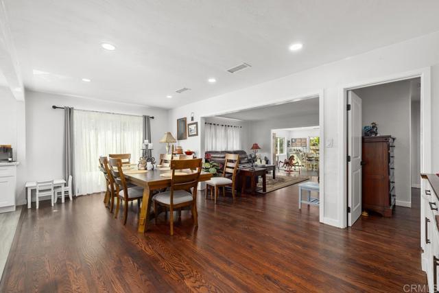 852 5th Street, Imperial Beach CA: https://media.crmls.org/mediaz/357d837f-7e37-4ff0-82f5-abbbddebc1b0.jpg