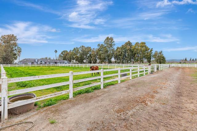 560 Tevis Trail, Hollister CA: https://media.crmls.org/mediaz/357dd980-991d-4304-b30f-895f1e393b7f.jpg
