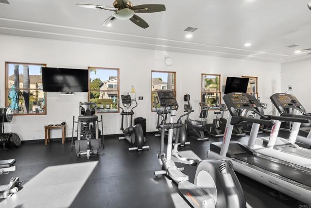 Detail Gallery Image 5 of 38 For 1421 Caminito Sardinia #3,  Chula Vista,  CA 91915 - 3 Beds | 3 Baths