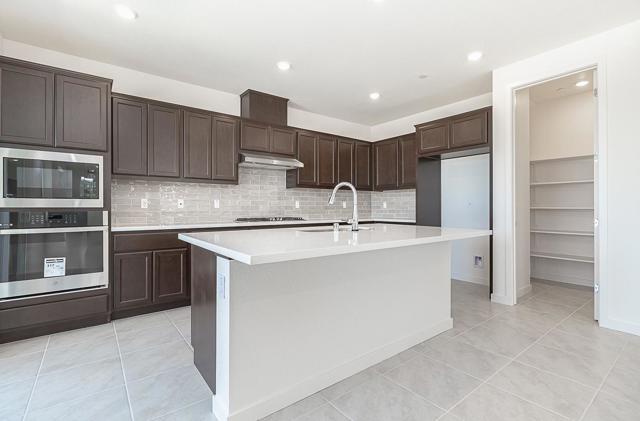 3077 Benetti Street, Lathrop CA: https://media.crmls.org/mediaz/357ef942-01f3-4b5c-a84a-77921d8db853.jpg