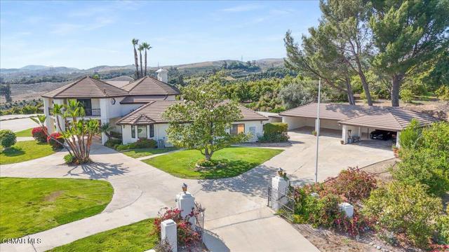 8445 Roseland Avenue, Moorpark CA: https://media.crmls.org/mediaz/35808953-c2c1-4374-a8ef-bec711b1cc91.jpg