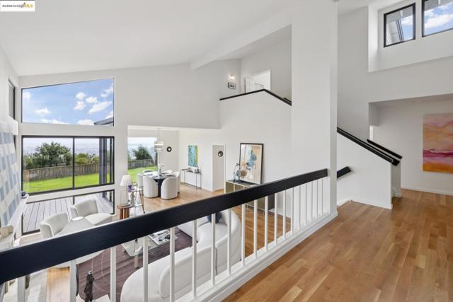 6019 Ridgemont Dr, Oakland CA: https://media.crmls.org/mediaz/3580f104-4238-407a-b936-c00061b59d53.jpg