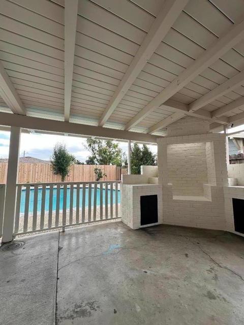 130 E 21st Street, Tracy CA: https://media.crmls.org/mediaz/3582002e-77f6-4881-a69c-5ca65fe6def5.jpg