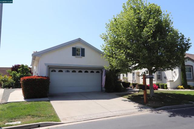 290 Black Amber Way, Brentwood CA: https://media.crmls.org/mediaz/35823cf3-e1cd-4ee9-b2cd-51b86e8637f6.jpg