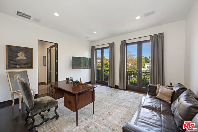 623 N ALTA Drive, Beverly Hills CA: https://media.crmls.org/mediaz/35825871-4ba7-45fe-a89b-efcdce7269a4.jpg