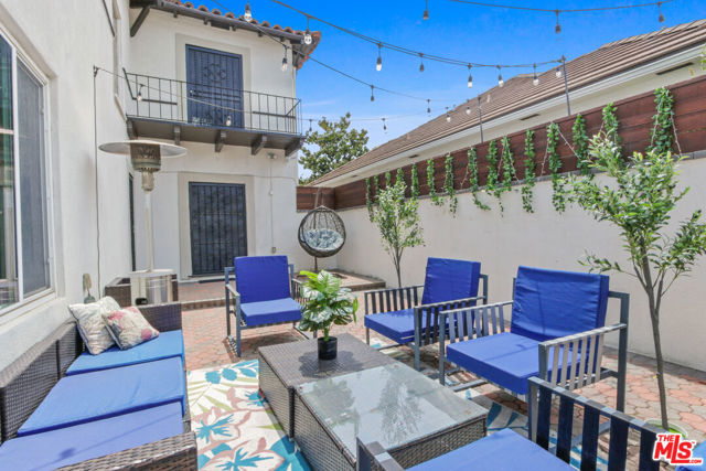 3691 Aureola Boulevard, View Park CA: https://media.crmls.org/mediaz/358356e2-0055-4617-a104-ce59bc3ec5ed.jpg