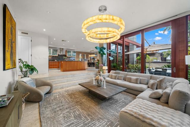 257 Playa Del Sur, La Jolla CA: https://media.crmls.org/mediaz/35837043-40dd-4706-b161-329f22eb9d5d.jpg