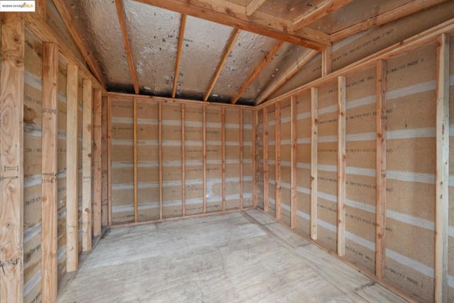 1193 64Th St, Oakland CA: https://media.crmls.org/mediaz/3583ea28-07c1-4bd2-bab1-6141413a6789.jpg