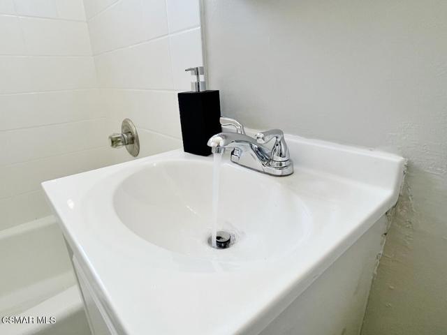 2234 Callahan Avenue, Simi Valley CA: https://media.crmls.org/mediaz/35843a26-bea0-4fc0-a0cb-2d1be8658e34.jpg