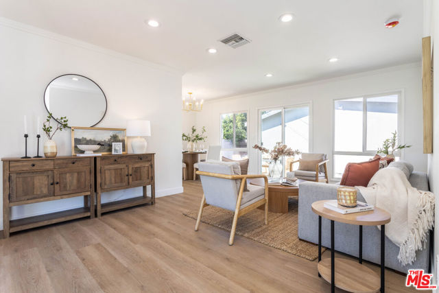 14365 Berg Street, Sylmar CA: https://media.crmls.org/mediaz/358447ed-be1d-4146-97fb-0c276e0a0674.jpg