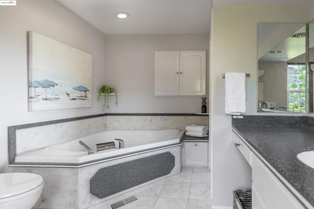 1051 Lea Drive, San Rafael CA: https://media.crmls.org/mediaz/35845588-4805-45ff-b5bb-1e8f541cd119.jpg