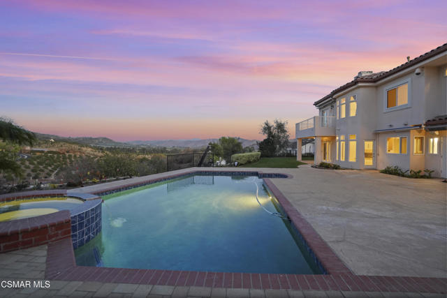7111 Los Coyotes Place, Camarillo CA: https://media.crmls.org/mediaz/3584b0c4-cf1d-4f44-9b32-e737d959e3ef.jpg