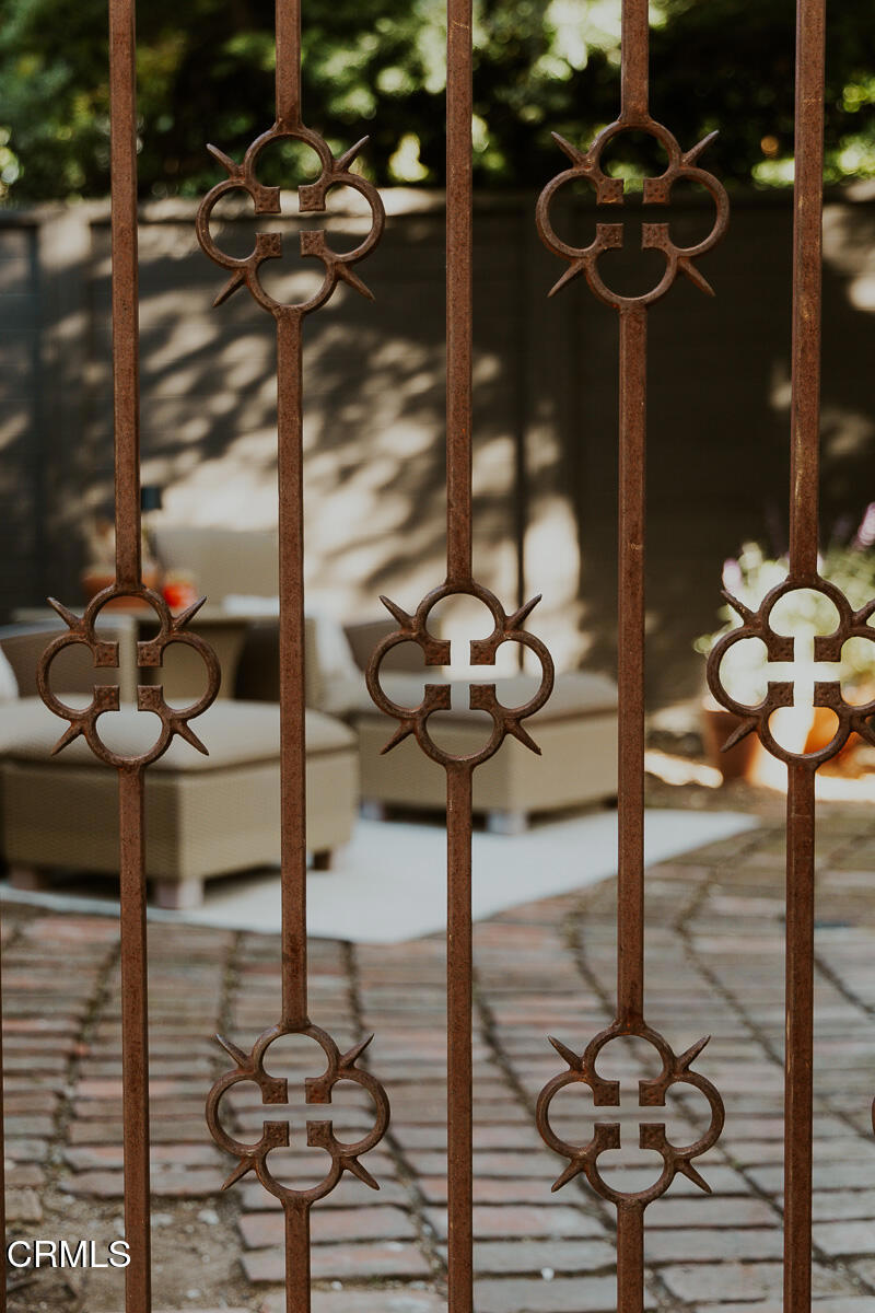 https://media.crmls.org/mediaz/3584d6c0-8ed8-42e1-aab3-3f8969cded88.jpg?preset=X-Large