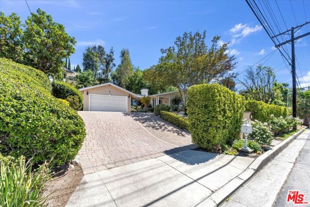 23264 Calvert Street, Woodland Hills CA: https://media.crmls.org/mediaz/3585070d-b84c-441c-8a12-b6580d966ba3.jpg