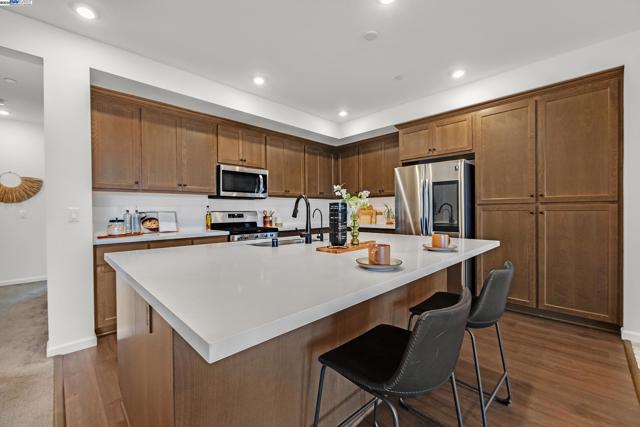 5394 Arnold Rd, Dublin CA: https://media.crmls.org/mediaz/35856339-155d-427c-853c-45cf490daa6c.jpg