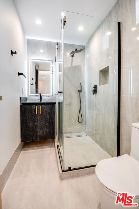 4906 Van Noord Avenue, Sherman Oaks CA: https://media.crmls.org/mediaz/358578de-d60f-4d5b-9378-a50bed8e13f7.jpg